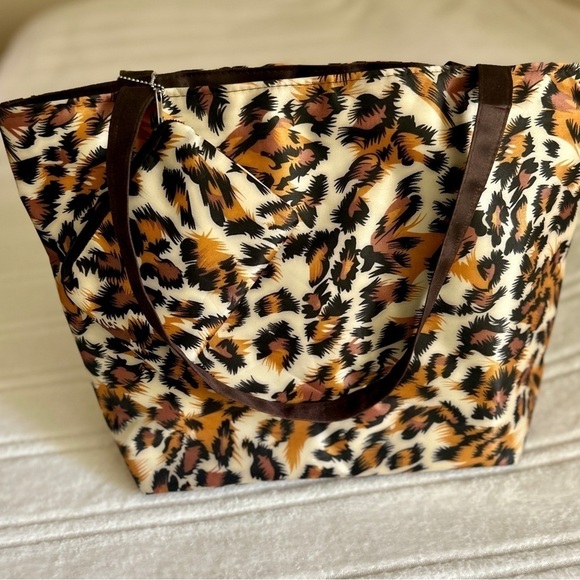 NWOT Large Tote bag Animal Print Womens With Accessory Zipper Bag - Picture 2 of 15
